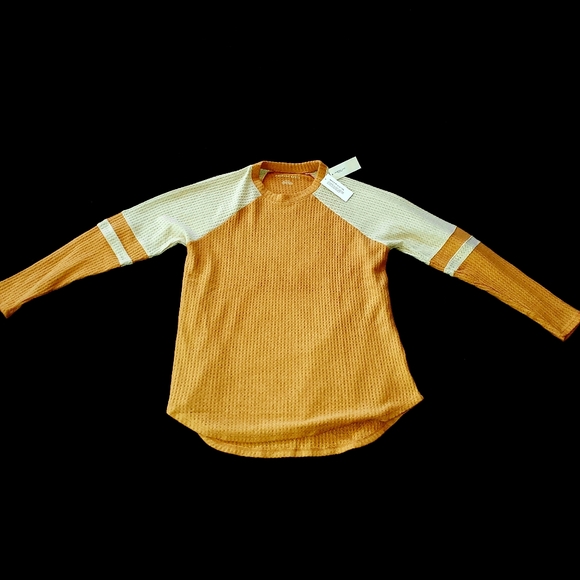 NWT---A.E.O (S) TAN WAFFLE LONG SLEEVES - Picture 2 of 8
